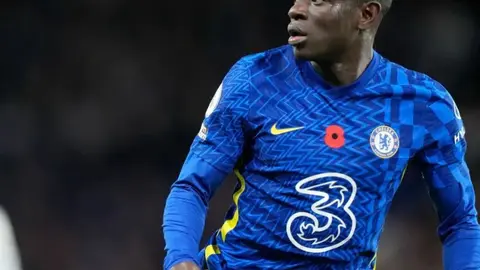 Fenerbahce culpa al Al Ittihad por el fichaje caído de Kanté | AP