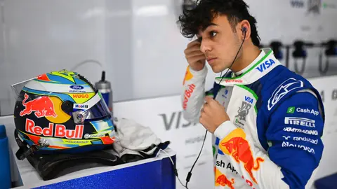 Arvid Lindblad en preparación con Racing Bulls  durante el shakedown de Barcelona | RED BULL