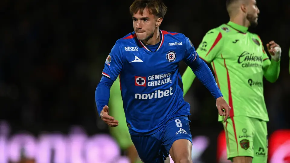 Agustín Palavecino festeja tras su gol en el partido de Cruz Azul ante FC Juárez | IMAGO 7