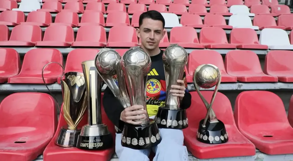Fidalgo se despidió de todos los trofeos conseguidos | Captura de YouTube