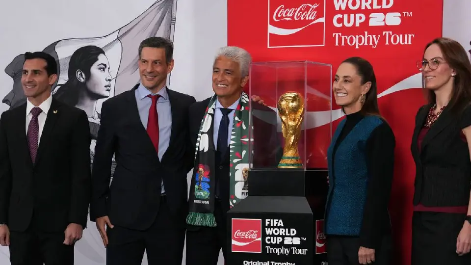 El trofeo del Mundial de la FIFA estuvo presente en la conferencia mañanera/Presidencia de México