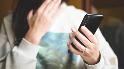 ¿Te pueden espiar en WhatsApp? Esta es la función que debes revisar y desactivar