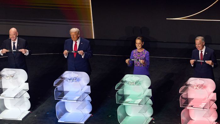 Gianni Infantino, Donald Trump, Claudia Sheinbaum y Mark Carney durante el sorteo de la Copa del Mundo 2026 | MEXSPORT