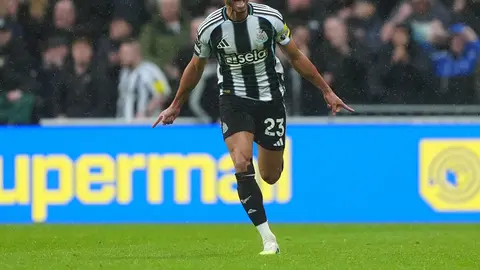 Jacob Murphy celebra con Newcastle en la Premier League | AP