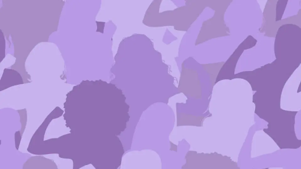 El origen del color morado en el feminismo se remonta a los movimientos sufragistas del siglo XX. / iStock