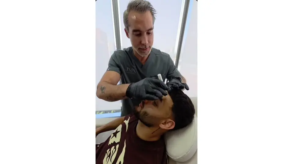 Alexis Vega previo en su procedimiento | Captura de pantalla: IG: @drjosvaz