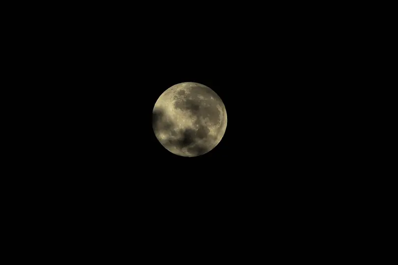 El fenómeno astronómico no se repetirá hasta 2028, cuando vuelva a ocurrir un eclipse lunar total similar. / Grosby Group