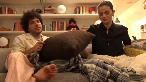 La pareja estuvo en el segundo episodio de su podcast 'Friends Keep Secrets' / Especial