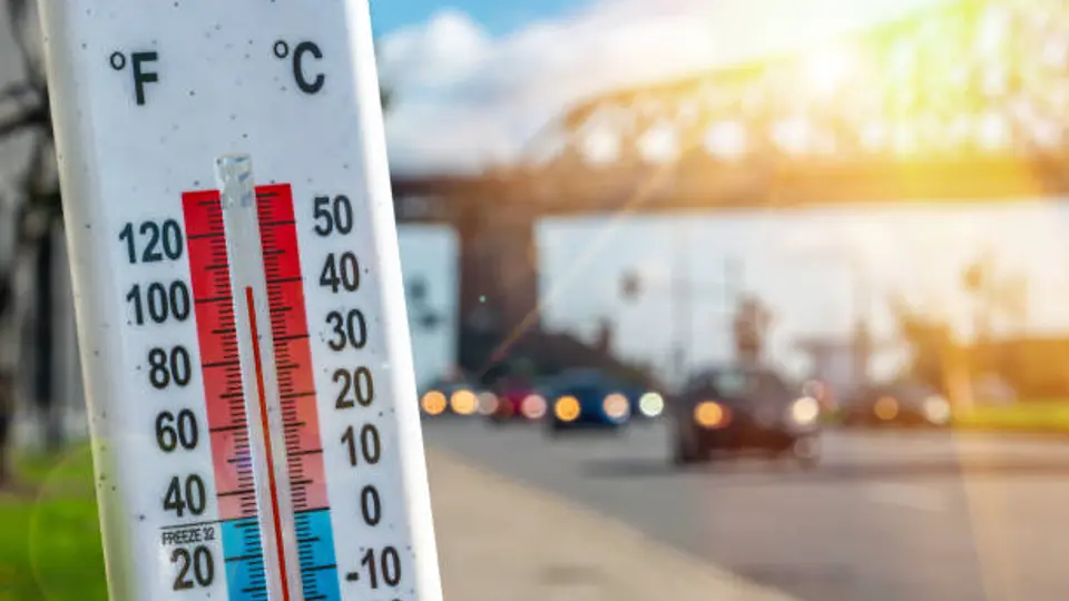 El calor intenso puede impactar la vida diaria y las actividades al aire libre. / iStock