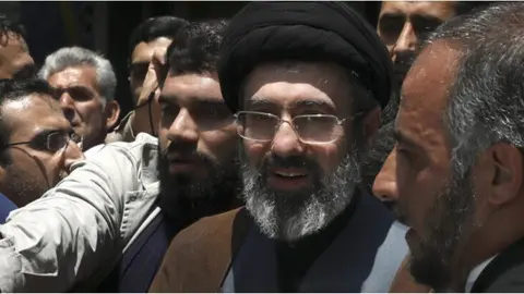 Mojtaba Jamenei, recientemente asumió el liderazgo supremo de Irán tras la muerte de su padre, el ayatolá Ali Jamene. / AP