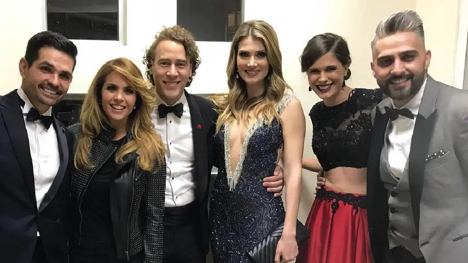 Méndez (extremo derecho) participó en varias producciones de Televisa/IG: @marcomendez01