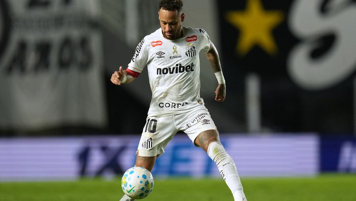 Neymar durante un partido de Santos | AP