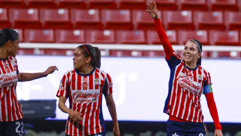 Alicia Cervantes en celebración con Chivas ante Mazatlán | IMAGO 7