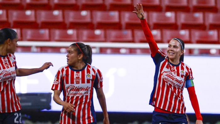Alicia Cervantes en celebración con Chivas ante Mazatlán | IMAGO 7