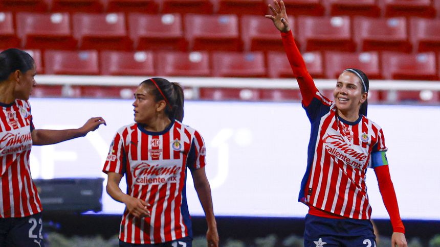Alicia Cervantes en celebración con Chivas ante Mazatlán | IMAGO 7