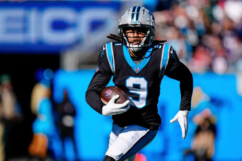 Stephon Gilmore llegó a los Carolina Panthers | AP