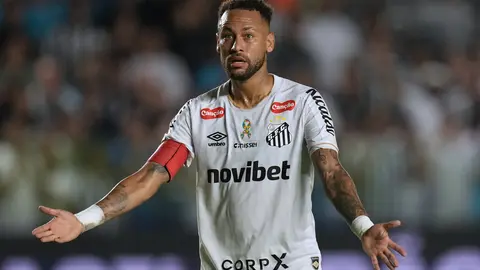 Neymar reacciona durante un partido de Santos en Brasil | AP