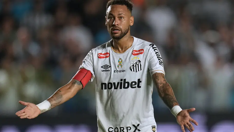 Neymar reacciona durante un partido de Santos en Brasil | AP