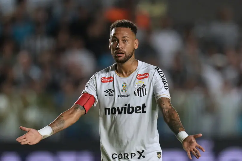 Neymar reacciona durante un partido de Santos en Brasil | AP
