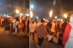 VIDEO: ¡Jesús cae y se lesiona durante Viacrucis en Edomex!