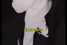 6ix9ine mostró una figura de Bob Esponja firmada por Nicolás Maduro