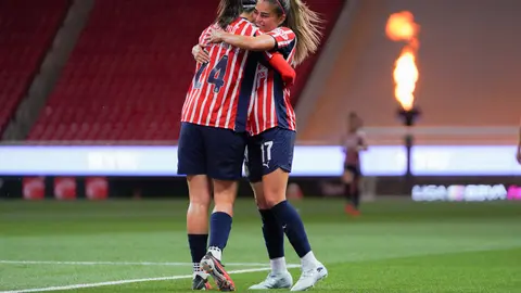 Alicia Cervantes y Natalia Villarreal en celebración en el partido de Chivas contra Mazatlán | IMAGO 7