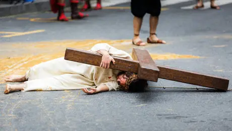 JESÚS SE CAE Y SE LESIONA