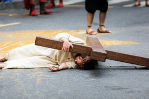 JESÚS SE CAE Y SE LESIONA
