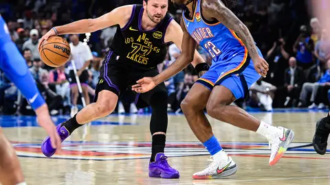 Luka Dončić jugando ante Oklahoma City Thunder | AP