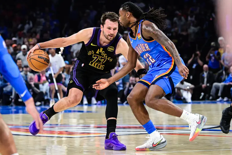 Luka Dončić jugando ante Oklahoma City Thunder | AP