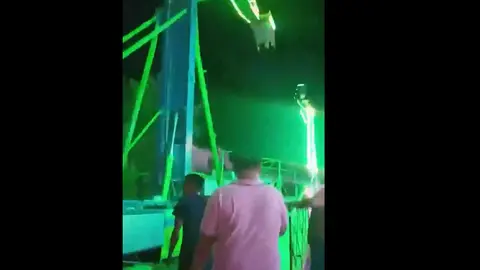 El incidente ocurrió en la Expo Feria de Ometepec, donde el juego presentó un desperfecto en pleno funcionamiento. / RS
