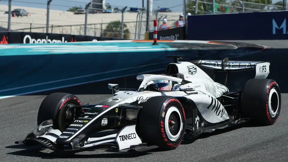 Checo Pérez, en el Circuito Callejero de Miami | AP