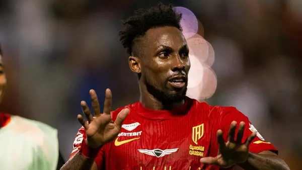 ¿Titular en el Mundial?: Doblete de Quiñones en un minuto