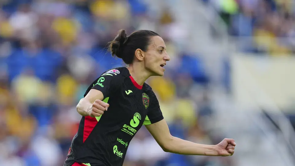Aurelie Kaci festejando el segundo gol de las Bravas | Imago7
