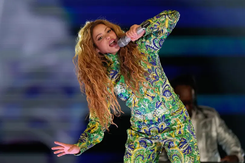 Con un saludo en portugués, “Olá Brasil”, Shakira conquistó desde el primer momento al público en Río de Janeiro./ AP