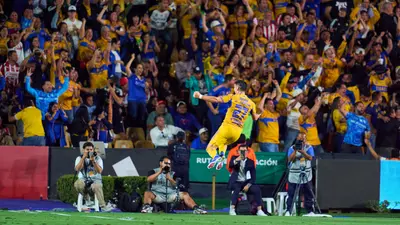 Tigres encuentra el empate al final; Angulo rompe el cero de Whalley