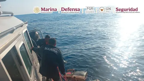Los paquetes fueron localizados flotando en el Golfo de Tehuantepec sin presencia de embarcaciones./ SEMAR