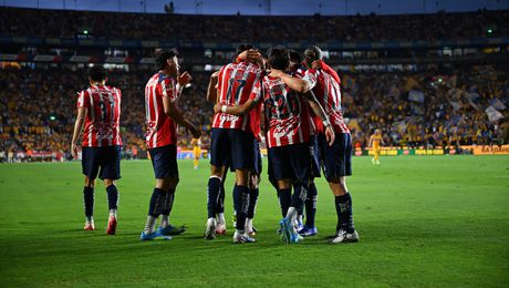 ¿Cuánto puedes ganar si apuestas a que Chivas elimina a Tigres?