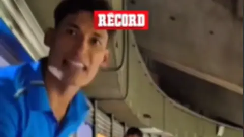 Jesús Orozco Chiquete en momento polémico con aficionado l CAPTURA
