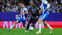 ¡No habrá pasillo! Real Madrid evita coronación del Barcelona con victoria sobre el Espanyol