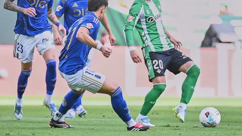 Con Fidalgo en la banca Betis golea al Real Oviedo