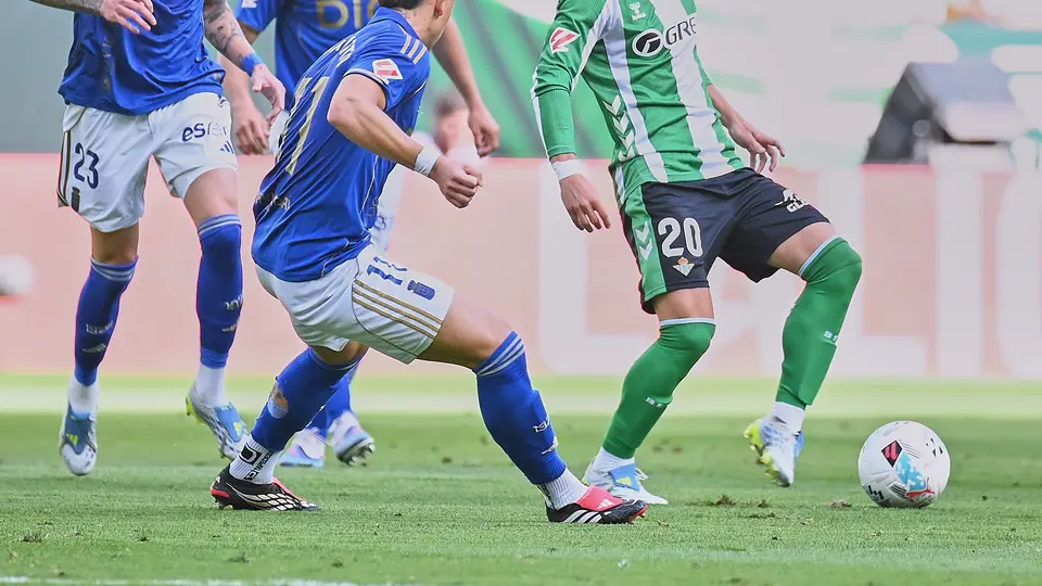 Con Fidalgo en la banca Betis golea al Real Oviedo