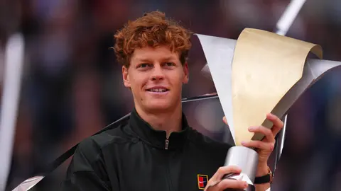 ¡Imparable! Jannik Sinner aplasta a Alexander Zverev y hace historia en Madrid