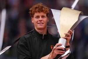 ¡Imparable! Jannik Sinner aplasta a Alexander Zverev y hace historia en Madrid