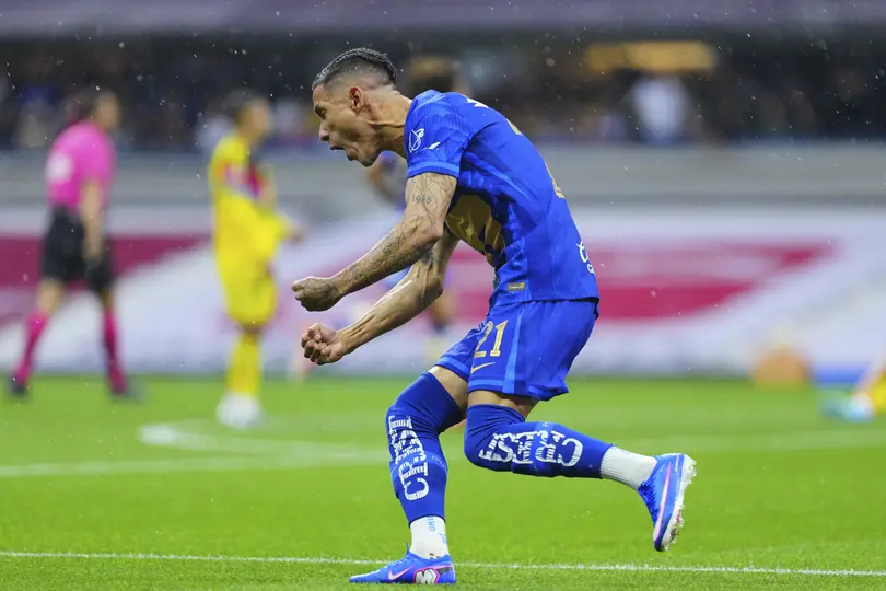 Uriel Antuna ante el América l MEXSPORT
