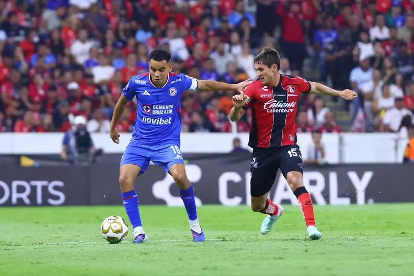 Charly Rodríguez, jugador de Cruz Azul, en partido ante Atlas | IMAGO7