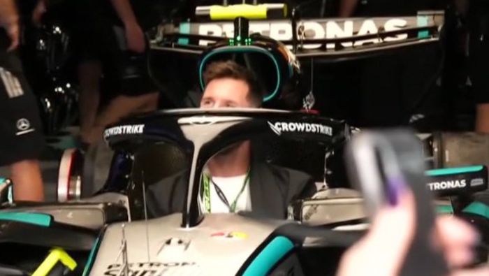 Messi en el auto de Antonelli en el GP de Miami | CAPTURA DE PANTALLA
