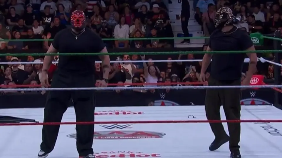El Hijo de Dr. Wagner Jr. aparece al rescate y ayuda a Mini Vikingo a vencer al Hijo del Vikingo