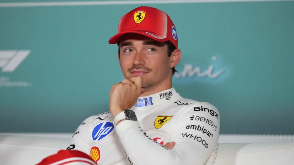 Exjefe de un equipo de F1 lanza contundente consejo a Ferrari sobre Charles Leclerc
