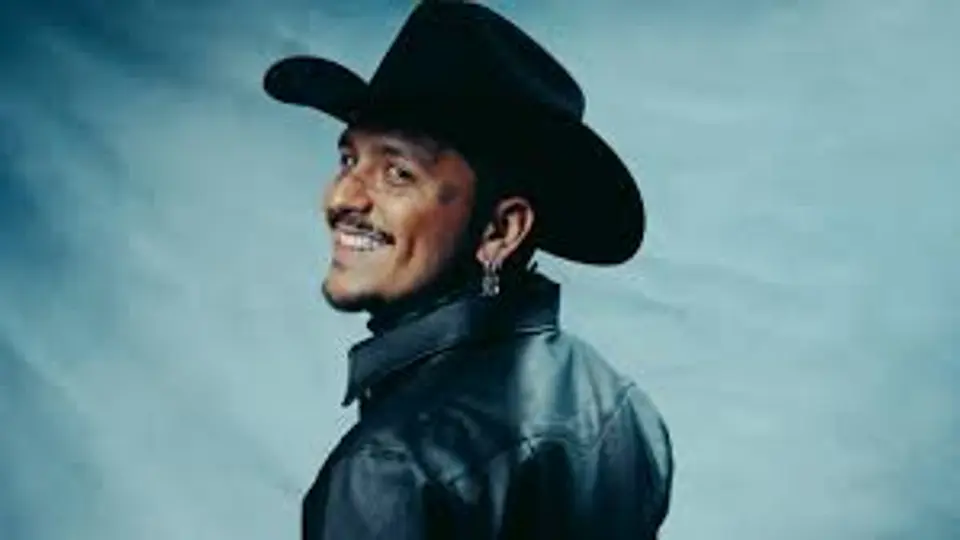 La marca “Christian Nodal” está registrada a nombre de su padre, Jaime González./ IG